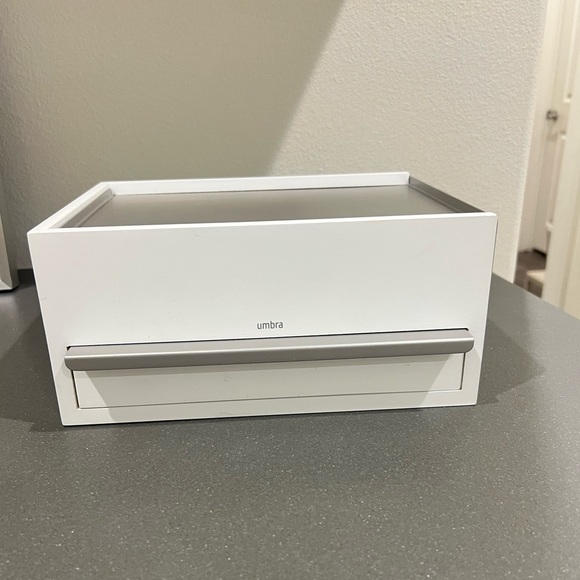 Umbra Stowit regular sized jewelry storage - Picture 2 of 3